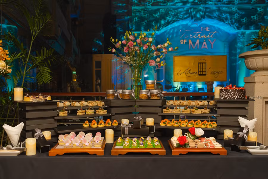 Sảnh Atrium phục vụ khán giả ăn nhẹ tại Liveshow "Woman in Love". Ảnh: Nam Sơn.