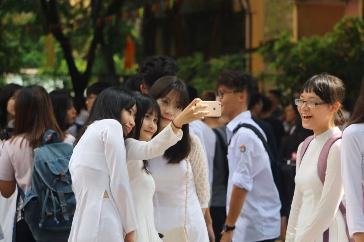 Mọi hình thức GD học sinh phải phù hợp với yêu cầu thực tế. Ảnh: Hữu Cường