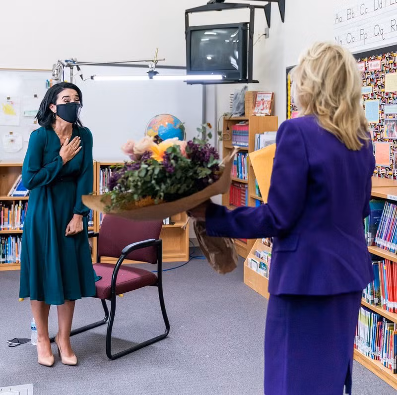 Juliana Urtubey bất ngờ và xúc động khi được gặp đệ nhất phu nhân Mỹ. Ảnh: News