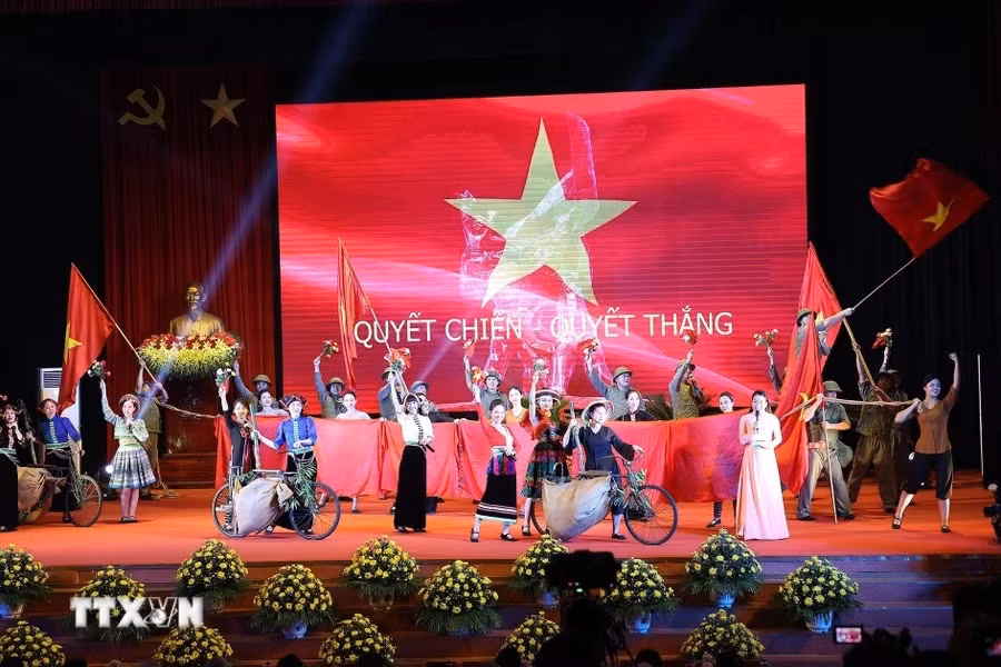 Chương trình nghệ thuật chào mừng. (Ảnh: Dương Giang/TTXVN)