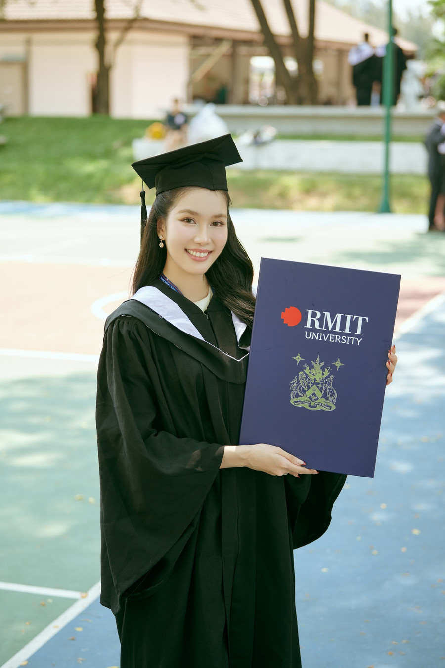 Phương Anh chinh phục thành công bằng Thạc sĩ sau thành tích Thủ khoa đầu ra tại Đại học RMIT.
