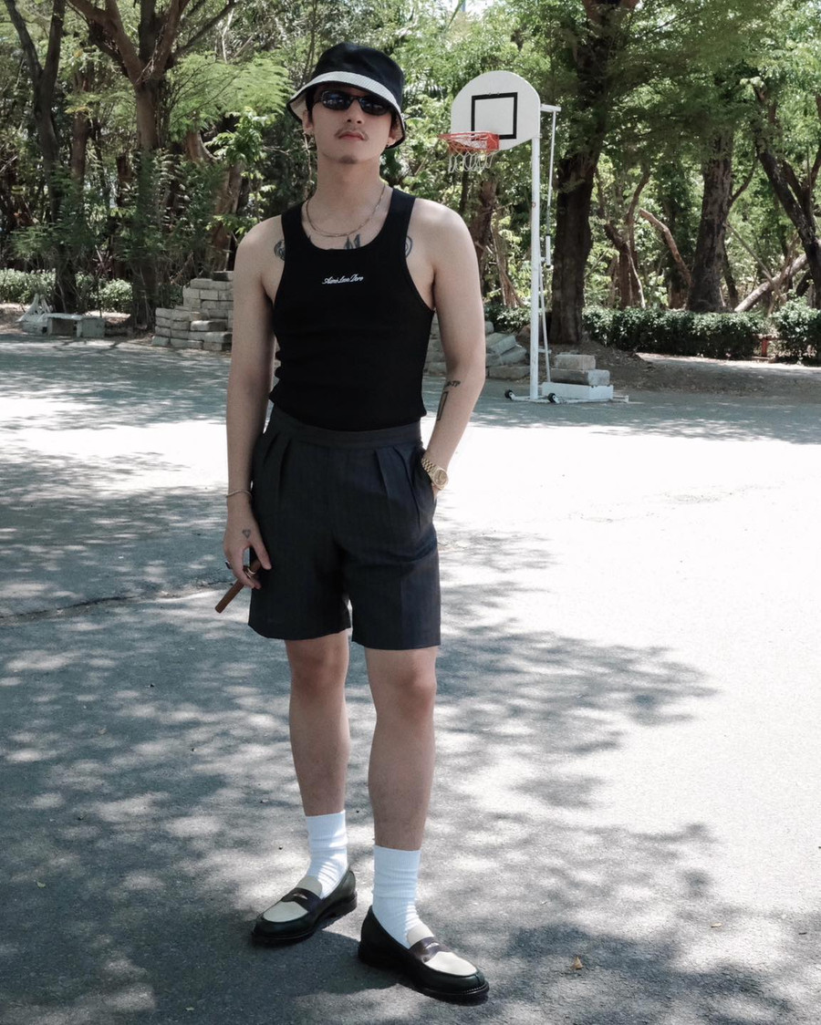 Sơn Tùng M-TP xuất hiện với diện mạo khác lạ khiến nhiều người khó nhận ra. Sơn Tùng M-TP xuất hiện với diện mạo khác lạ khiến nhiều người khó nhận ra.