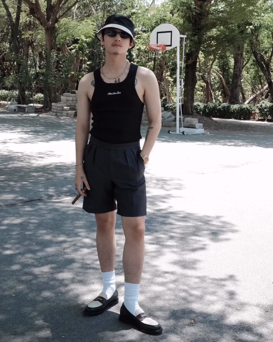 Sơn Tùng M-TP xuất hiện với diện mạo khác lạ khiến nhiều người khó nhận ra.