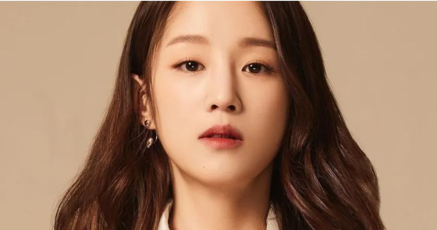 Nữ ca ca sĩ Park Bo Ram bất ngờ qua đời ở tuổi 30. Nữ ca ca sĩ Park Bo Ram bất ngờ qua đời ở tuổi 30.