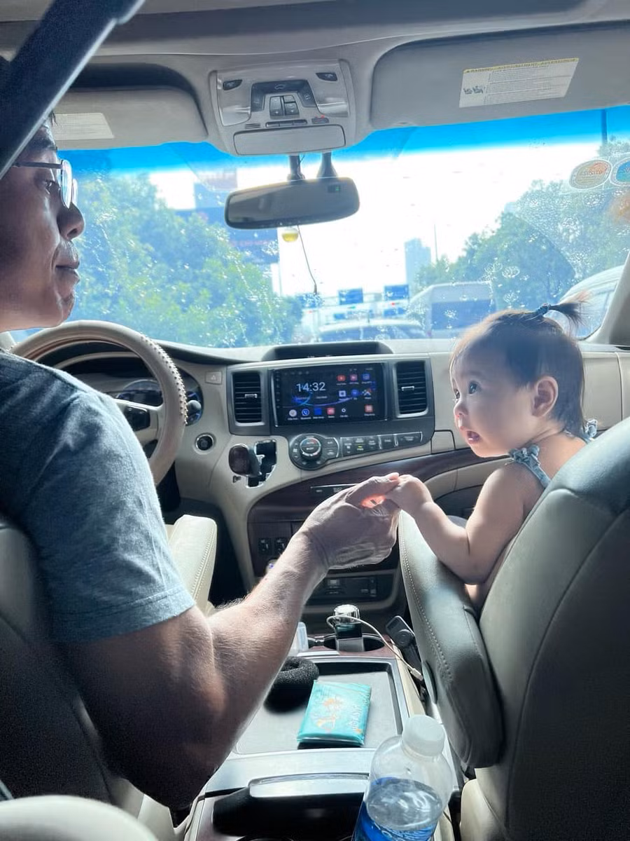 Mẹ Bảo Anh liên tục chia sẻ hình ảnh của cô cháu ngoại vô cùng đáng yêu, dễ thương.