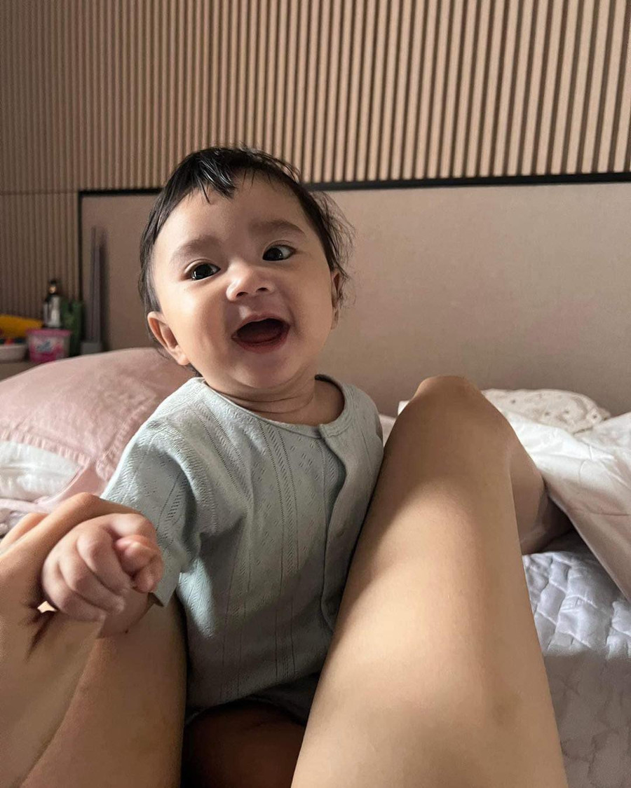 Hình ảnh dễ thương của bé Misumi - con gái Bảo Anh, được Dương Triệu Vũ chia sẻ.