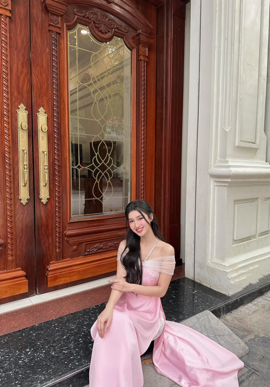 Á hậu Phương Nhi. Á hậu Phương Nhi.