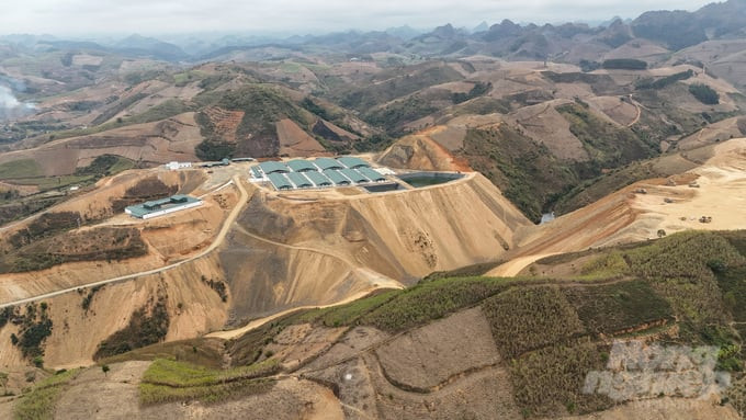 Công ty Minh Thúy đã chiếm hơn 12.600m2 đất trồng cây hàng năm khác và 87.000m2 đất rừng phòng hộ tại bản Nà Sẳng, bản Phiêng Trai, xã Hát Lót để thực hiện dự án khi chưa được UBND tỉnh Sơn La cho thuê đất. Ảnh: Quang Dũng. Công ty Minh Thúy đã chiếm hơn 12.600m2 đất trồng cây hàng năm khác và 87.000m2 đất rừng phòng hộ tại bản Nà Sẳng, bản Phiêng Trai, xã Hát Lót để thực hiện dự án khi chưa được UBND tỉnh Sơn La cho thuê đất. Ảnh: Quang Dũng.