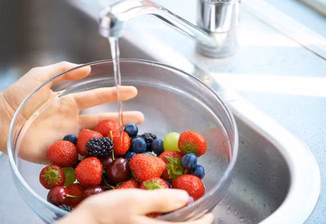 Chuyên gia mách 4 bước rửa rau loại bỏ gần như hoàn toàn thuốc trừ sâu, thuốc kích thích ảnh 3 Chuyên gia mách 4 bước rửa rau loại bỏ gần như hoàn toàn thuốc trừ sâu, thuốc kích thích ảnh 3