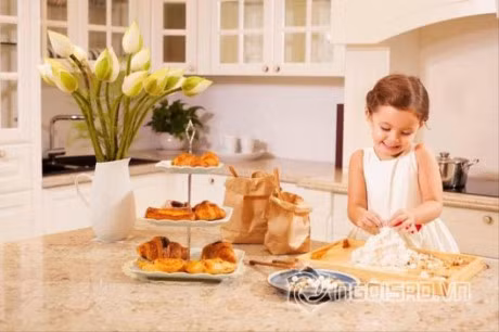 Co me la Diva, bo doanh nhan, cac con Hong Nhung duoc day nhu the nao? - Anh 23