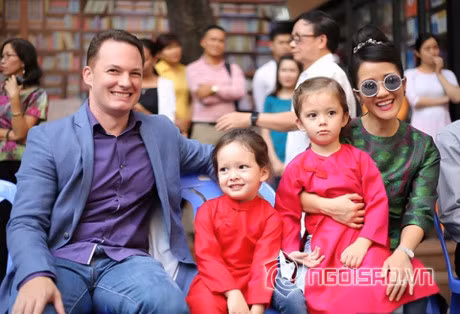 Co me la Diva, bo doanh nhan, cac con Hong Nhung duoc day nhu the nao? - Anh 48