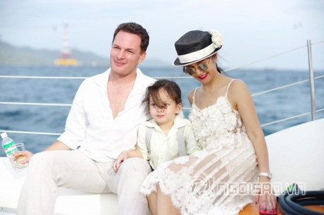 Có mẹ là Diva, bố doanh nhân, các con Hồng Nhung được dạy như thế nào? - Ảnh 34 Co me la Diva, bo doanh nhan, cac con Hong Nhung duoc day nhu the nao? - Anh 34