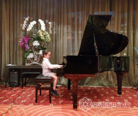 Có mẹ là Diva, bố doanh nhân, các con Hồng Nhung được dạy như thế nào? - Ảnh 37 Co me la Diva, bo doanh nhan, cac con Hong Nhung duoc day nhu the nao? - Anh 37