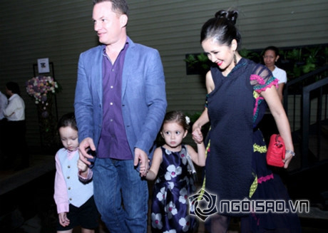 Có mẹ là Diva, bố doanh nhân, các con Hồng Nhung được dạy như thế nào? - Ảnh 49 Co me la Diva, bo doanh nhan, cac con Hong Nhung duoc day nhu the nao? - Anh 49