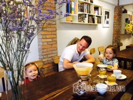 Co me la Diva, bo doanh nhan, cac con Hong Nhung duoc day nhu the nao? - Anh 3