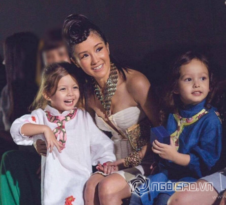Có mẹ là Diva, bố doanh nhân, các con Hồng Nhung được dạy như thế nào? - Ảnh 47 Co me la Diva, bo doanh nhan, cac con Hong Nhung duoc day nhu the nao? - Anh 47