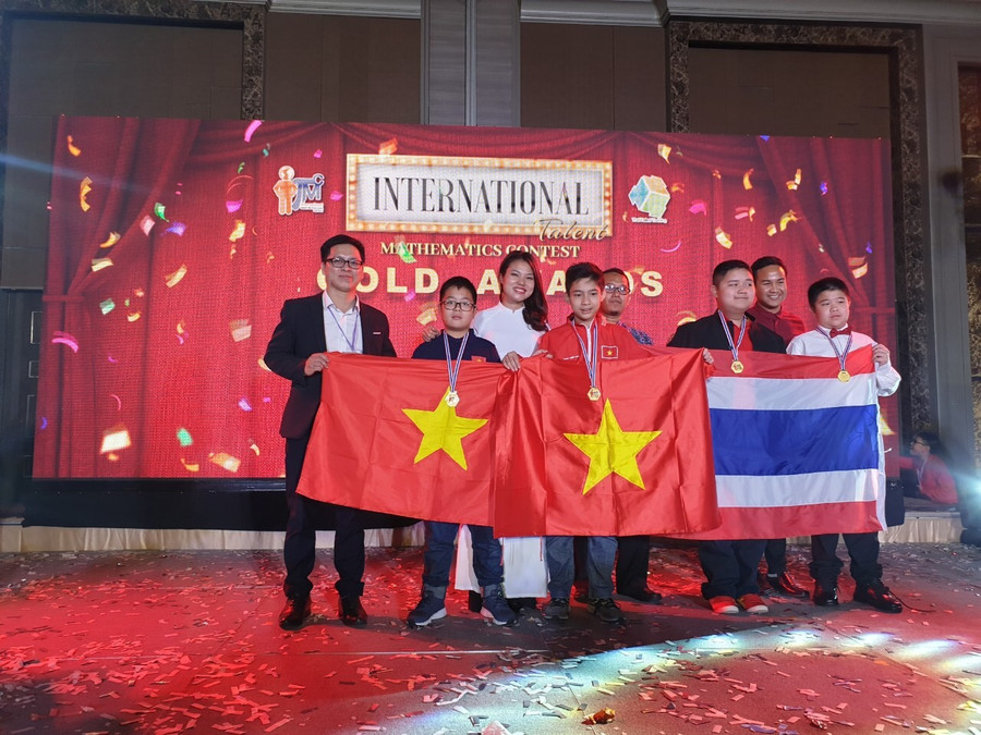 Đoàn học sinh đoạt 2 huy chương vàng tại ITMC 2019