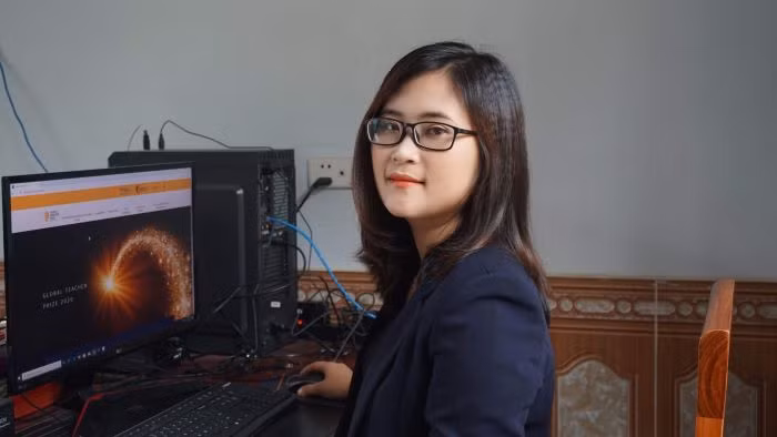 Bộ trưởng Bộ GD&ĐT chúc mừng cô giáo Mường lọt top 50 giáo viên toàn cầu năm 2020