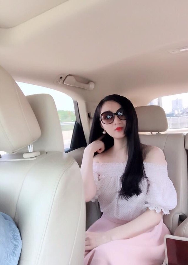 Vẻ đẹp của bà mẹ 2 con “xinh nhất dải ngân hà“ ảnh 7 Vẻ đẹp của bà mẹ 2 con “xinh nhất dải ngân hà“ ảnh 7