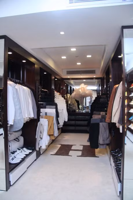 Nhin nhung hinh anh nay, khong ngo Dam Vinh Hung phai tra no hang ty cho me - Anh 16