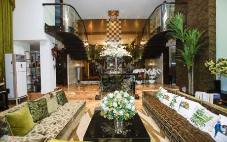 Nhin nhung hinh anh nay, khong ngo Dam Vinh Hung phai tra no hang ty cho me - Anh 4