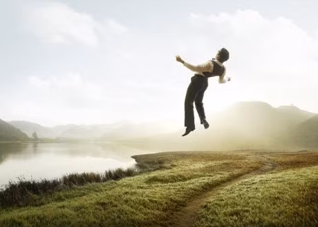 Giai ma bi an ve hien tuong con nguoi bay lo lung tren khong trung - Anh 10