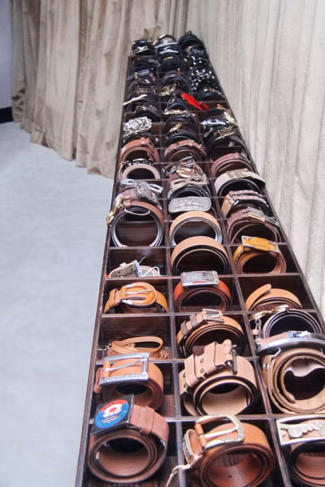 Nhin nhung hinh anh nay, khong ngo Dam Vinh Hung phai tra no hang ty cho me - Anh 20