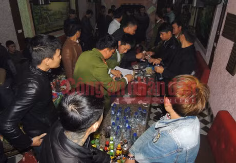 Pha tu diem ma tuy, phat hien 4 co be tuoi teen - Anh 6