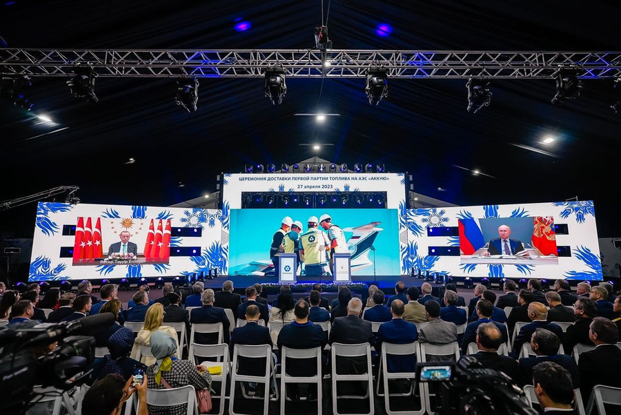 Buổi lễ cung cấp nguyên liệu hạt nhân đầu tiên cho nhà máy Akkuyu với cầu truyền hình tại Nga và Thổ Nhĩ Kỳ.