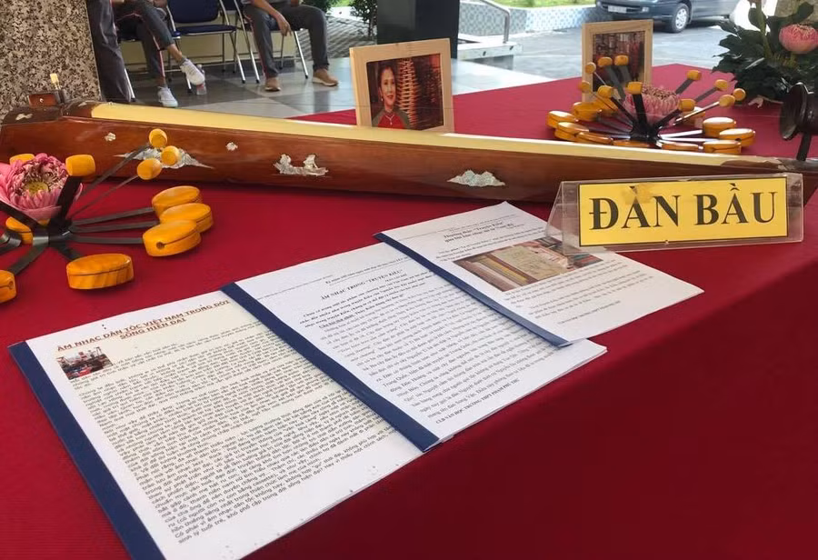 Những cuốn tài liệu được tổ Ngữ văn của trường sưu tầm, biên soạn