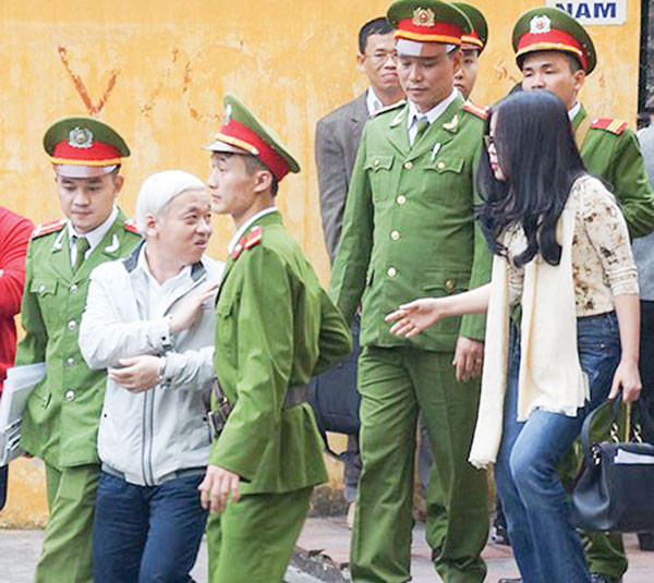 Những câu chuyện về đại gia "ngã ngựa"