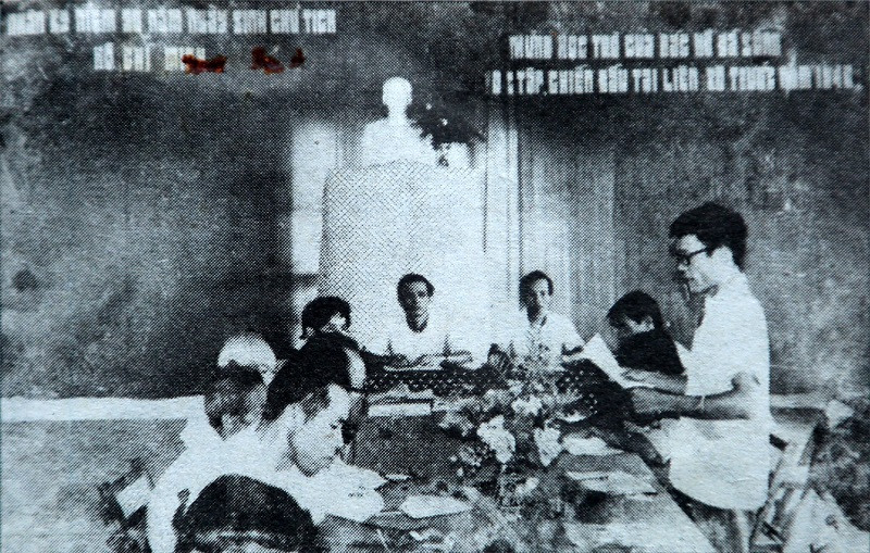 Hội thảo khoa học “Những học trò của Bác Hồ đã sống, học tập và chiến đấu tại Liên Xô trước năm 1945”. Người đứng là ông Phan Xuân Thành - Phó Giám đốc Bảo tàng Xô Viết Nghệ Tĩnh. Ảnh tư liệu Hội thảo khoa học “Những học trò của Bác Hồ đã sống, học tập và chiến đấu tại Liên Xô trước năm 1945”. Người đứng là ông Phan Xuân Thành - Phó Giám đốc Bảo tàng Xô Viết Nghệ Tĩnh. Ảnh tư liệu