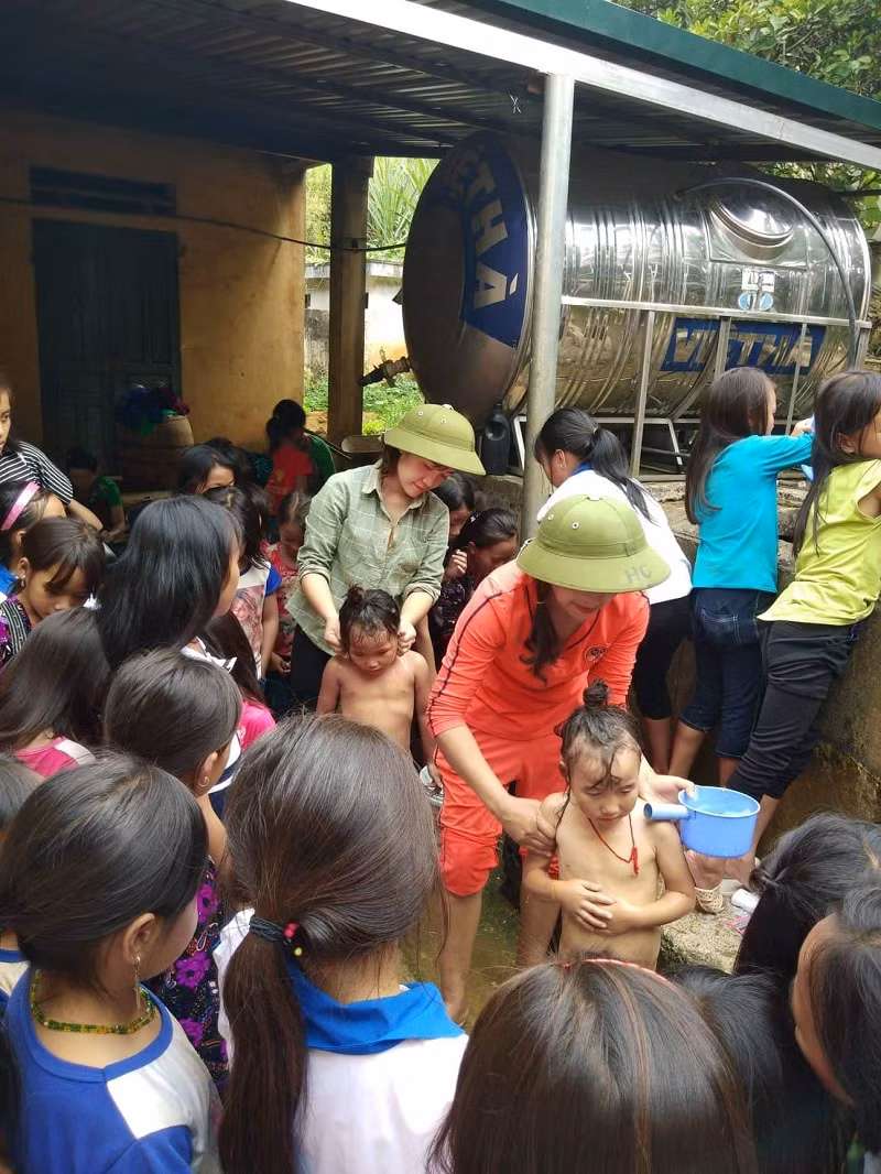 Vì số lượng học sinh đông thuộc tốp 3 của huyện, nên Trường PTDTBT Tiểu học Tả Sìn Thàng khó khăn về nhà ở bán trú.