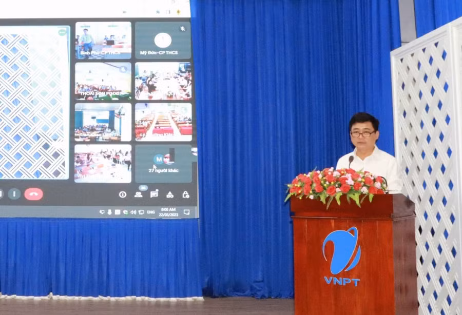 Ông Nguyễn Quốc Khanh - PGĐ Sở GD&amp;ĐT An Giang phát biểu tại hội nghị.