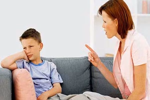 Những thói quen của cha mẹ ảnh hưởng xấu đến trẻ ảnh 7