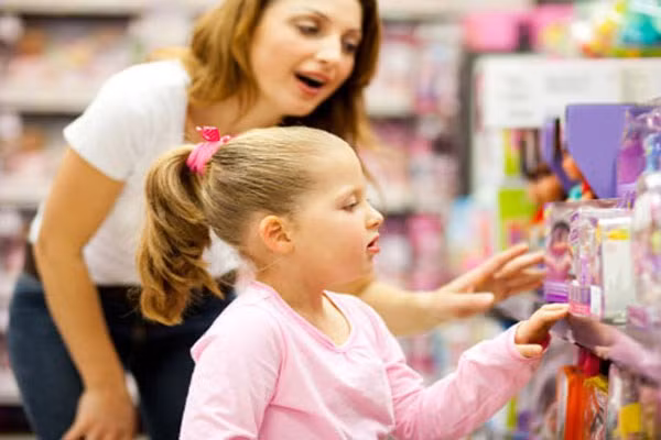 Những thói quen của cha mẹ ảnh hưởng xấu đến trẻ ảnh 6