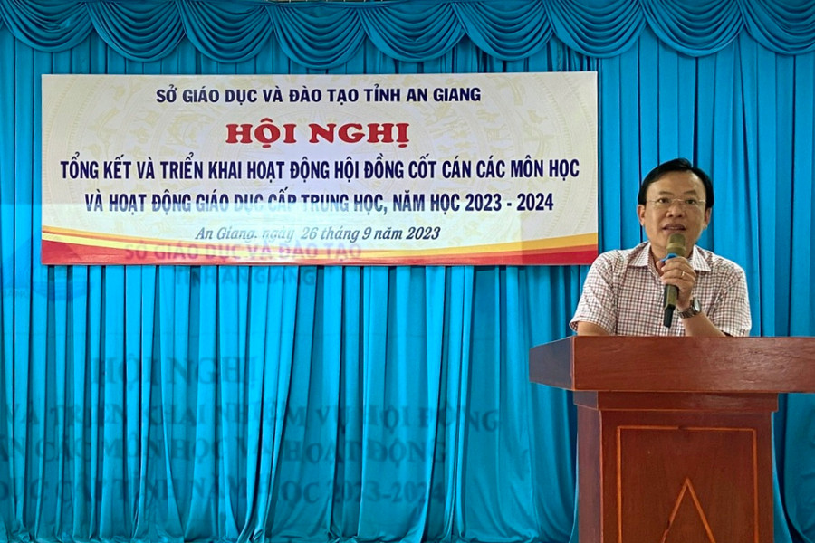 Ông Trần Tuấn Khanh - Phó Giám đốc Sở GD&ĐT An Giang phát biểu tại Hội nghị. Ông Trần Tuấn Khanh - Phó Giám đốc Sở GD&ĐT An Giang phát biểu tại Hội nghị.