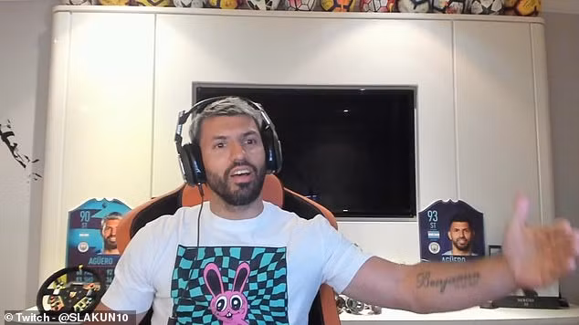 Sergio Aguero cấm tên liên quan tới Messi trên Twitch.