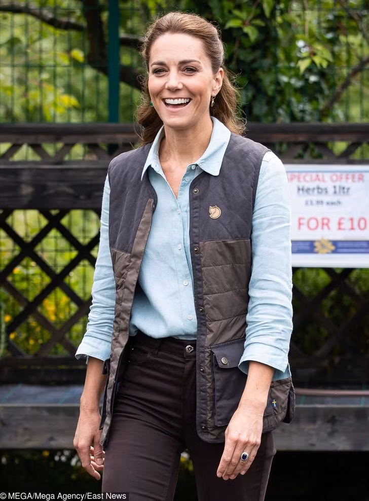 Cuộc sống như thường dân của những nàng công chúa thời hiện đại ảnh 5