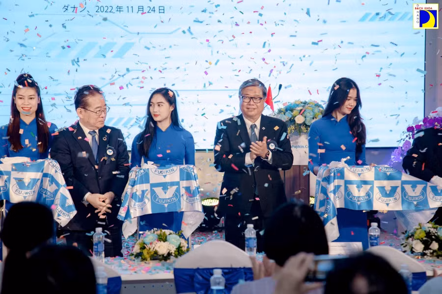 Khai trương Trung tâm nghiên cứu, phát triển và sản xuất Fujikin Đà Nẵng tại Khu công nghệ cao Đà Nẵng với sự hợp tác của Trường ĐH Bách khoa Đà Nẵng trong việc phối hợp nghiên cứu chung, tài trợ nghiên cứu, đào tạo, tuyển dụng, chuyển giao công nghệ…