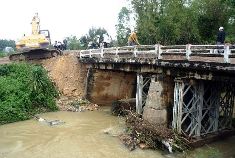 sập cầu; Lồ Ô