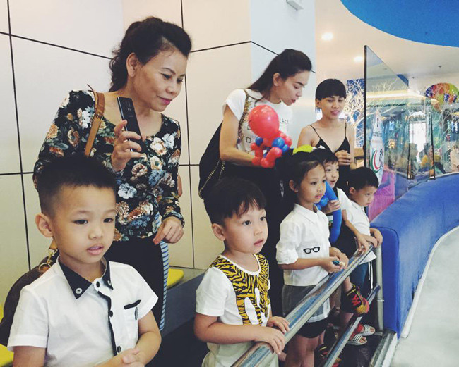 Mẹ con Hà Hồ tuyệt đẹp trên thảo nguyên ảnh 9 Mẹ con Hà Hồ tuyệt đẹp trên thảo nguyên ảnh 9