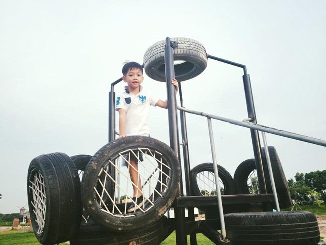 Mẹ con Hà Hồ tuyệt đẹp trên thảo nguyên ảnh 10 Mẹ con Hà Hồ tuyệt đẹp trên thảo nguyên ảnh 10