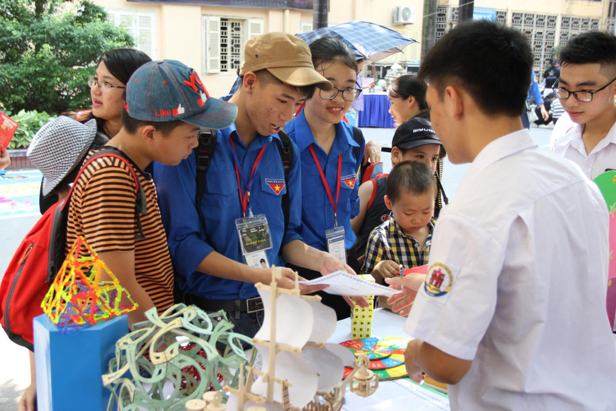 Nhiều địa phương, gia đình quan tâm đến quyền trẻ em. Ảnh minh hoạ: TG.