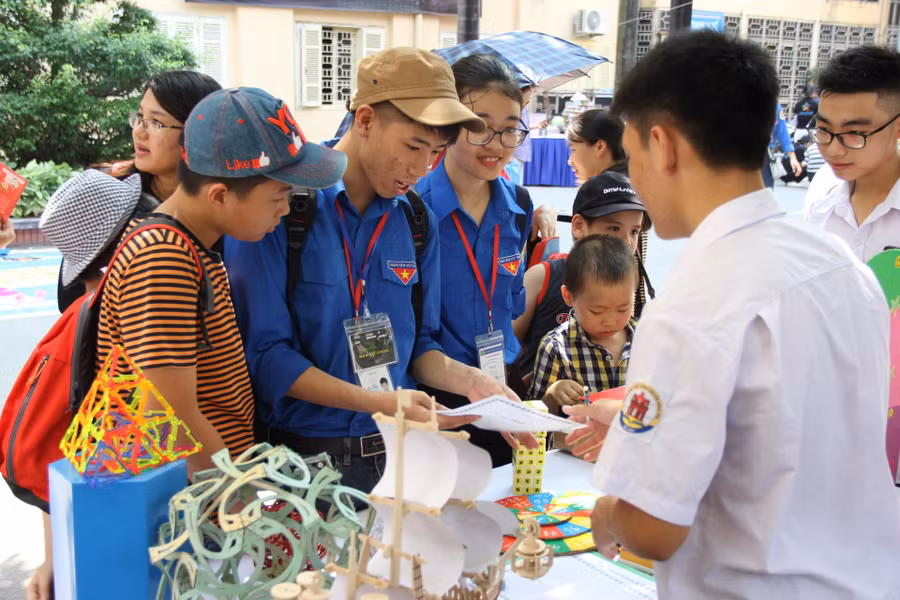 Nhiều địa phương, gia đình quan tâm đến quyền trẻ em. Ảnh minh hoạ: TG.