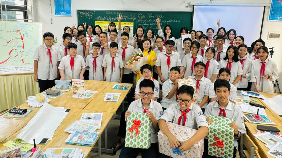 Giờ dạy lịch sử của cô giáo Phạm Tường Vân luôn cuốn hút học sinh. Ảnh: Lan Anh