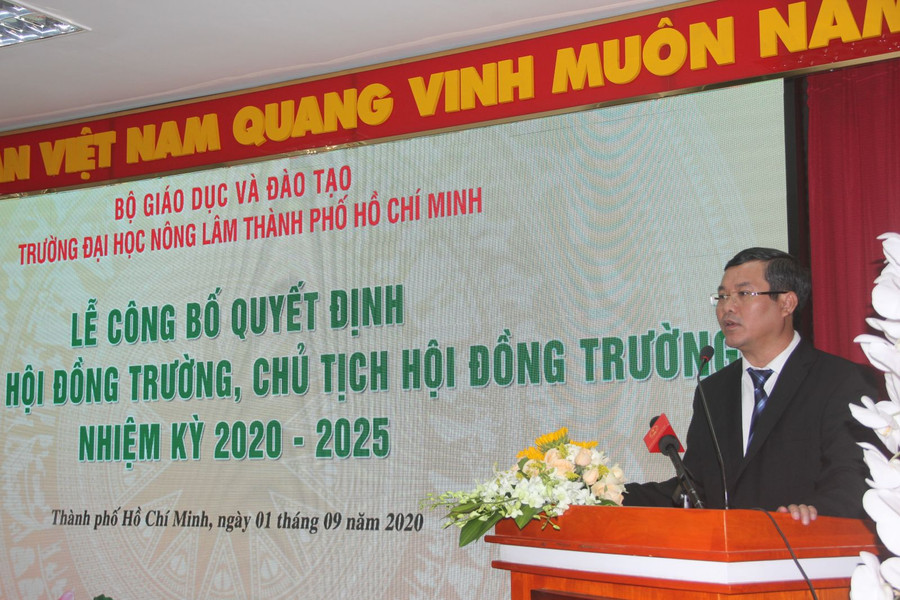 Thứ trưởng Bọi GD-ĐT Nguyễn Văn Phúc phát biểu tại buổi lễ