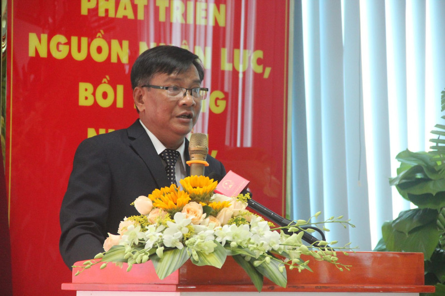 TS Bùi Ngọc Hùng, Chủ tịch Hội đồng trường Trường ĐH Nông Lâm TP.HCM nhiệm kỳ 2020-2025 phát biểu tại buổi lễ