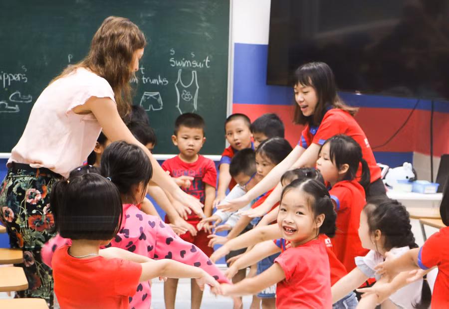 Trong giờ học ngoại ngữ.