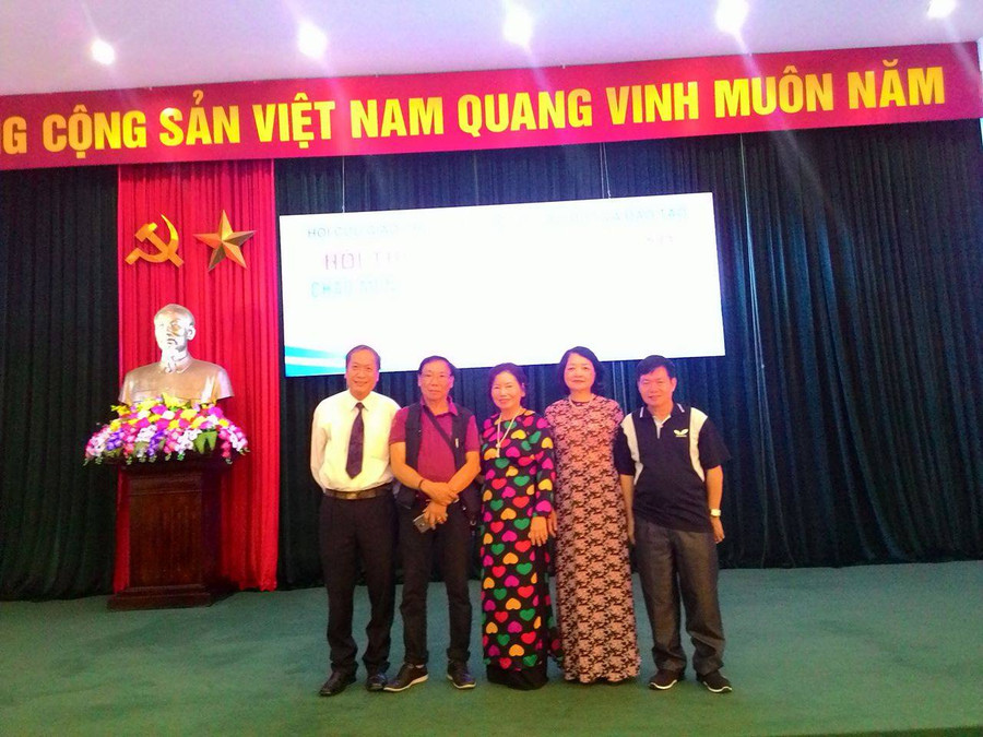 Đoàn CGC báo GD&TĐ chụp ảnh kỷ niệm cùng Ban Giám khảo Đoàn CGC báo GD&TĐ chụp ảnh kỷ niệm cùng Ban Giám khảo